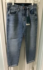 NEW WITH TAGS Jag Carter Girlfriend Cuffed Jeans!! Size 8!! Perfect For Summer!!