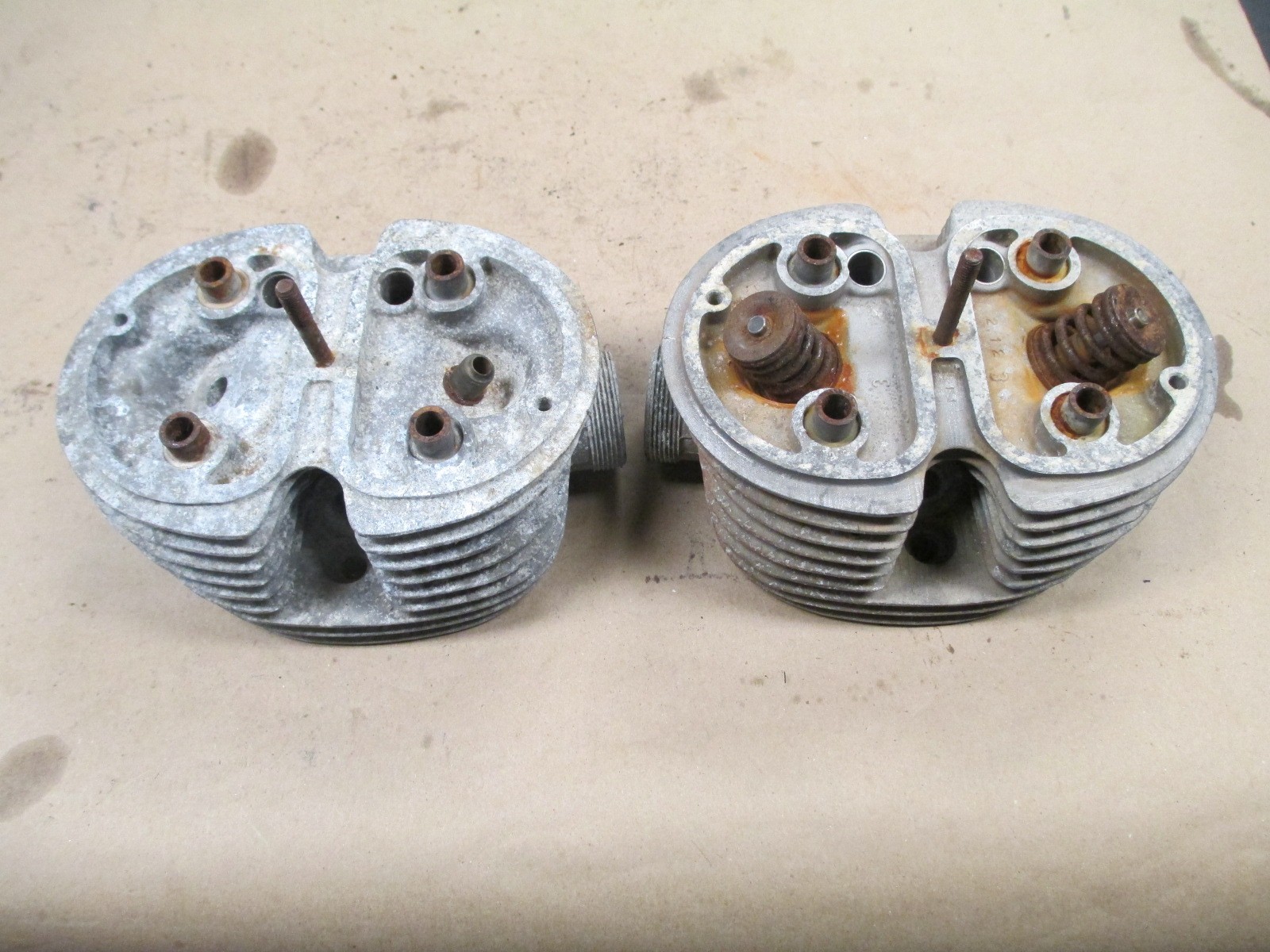BMW R75/5 airhead Engine cylinder heads