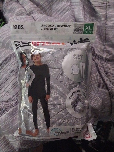 32 Degrees …Heat …Kids Baselayer Long Sleeve Crew Neck & Legging Set, Black  XL - Picture 1 of 2