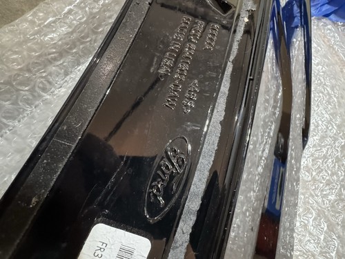 Mustang® Shelby GT350 2016-2020 Rear Trunk Spoiler Lip Trim Track Pack in Black - Bild 4 von 10