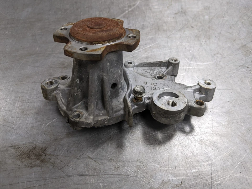 Bomba de refrigerante de agua para 89-97 Geo Metro 1.3 Foto 2 de 4