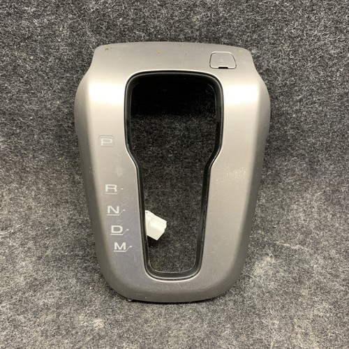 2012-2016 CHEVROLET SONIC CENTER CONSOLE SHIFTER TRIM BEZEL 95179705 OEM - Bild 1 von 3