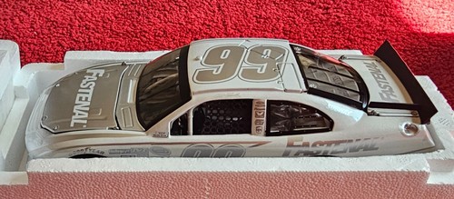 Carl Edwards 2012 #99 Ford Fusion Fastenal Ice Action Lionel 1/24 NASCAR HOF - Bild 3 von 5