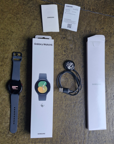Samsung Galaxy Watch 5 - 40mm - Excellent Condition - GPS - Black -Original Box