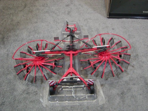 RARO UNIVERSAL HOBBIES KUHN 1:32 SEMI-MONTADO GYRORAKE GA 9531 - Imagen 8 de 24
