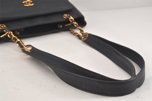 Autentica borsa a mano CHANEL in pelle con chiusura a mano a catena turnlock blu navy 8734L - Foto 7 di 23