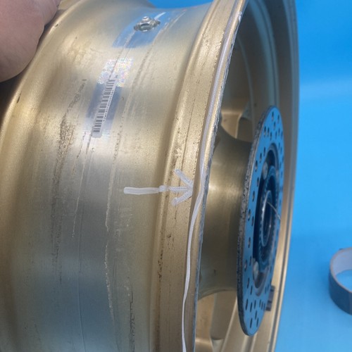 Honda CBR REAR wheel NEARLY NEW GOLD SP FIREBLADE CBR1000 ABS MODEL WITH DISC - Picture 3 of 5