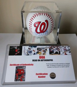 President-Donald-Trump-Signed-Baseball-in-case-Autographed-with-COA