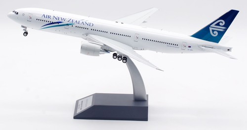 INFLIGHT 1:200 Air New Zealand Boeing B777-200 pressofuso aereo jet modello ZK-OKH - Foto 2 di 6