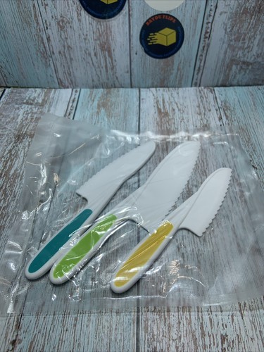 Knives 3-Piece Nylon Kitchen Baking Knife Set,Lettuce,Watermelon.Kid Safe - Picture 2 of 5