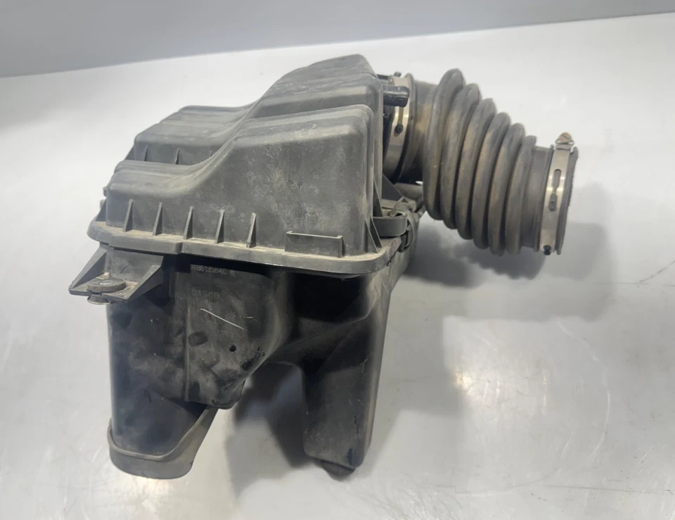 Chrysler Town & Country 2001-2007 3,3 litros filtro de admisión de aire montaje de caja OEM Foto 3 de 4