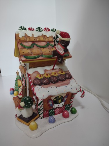 Holiday Time 2004 Village Collectibles Gingerbread House Santa’s Workshop - Bild 8 von 15