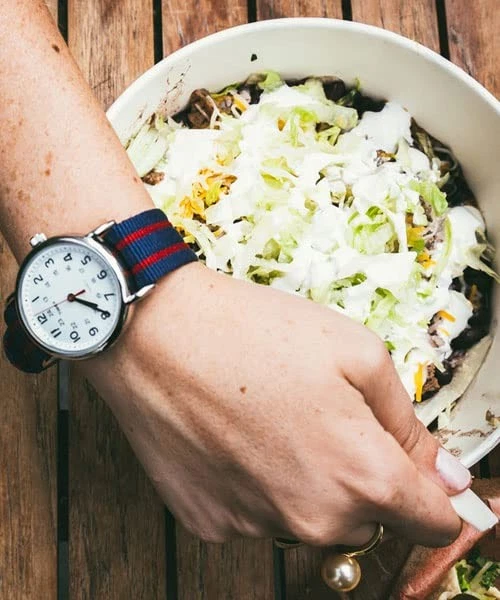 Orologio TIMEX Weekender T2N747 38mm Rosso/Blu Cinturino NATO Quarzo Indiglo ... - Immagine 3 di 4