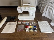 JANOME 2212 SEWING MACHINE W/ 12 BUILT-IN STITCHES + SEWING MATERIALS 