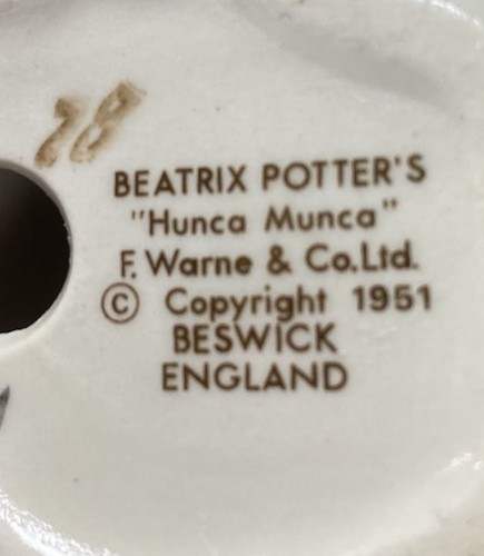 Vintage Beatrix Potter "Hunca Munca & Her Babies”Figurine Warble Co. English - Picture 7 of 7