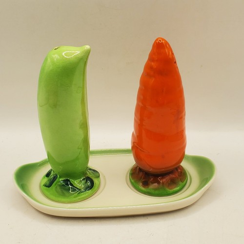W Goebel Zanahoria y Peapod Bandeja de Sal y Pimienta Alemania Occidental Juego de Cruetas - Imagen 3 de 8
