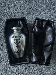 WWE Undertaker Urne Replica NEUWERTIG