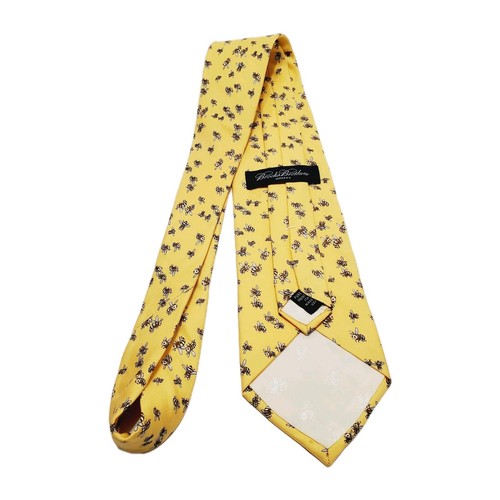 Brooks Brothers Necktie Yellow Honey Bee Theme Men's Silk Neck Tie 58x3.75" - Picture 5 of 6