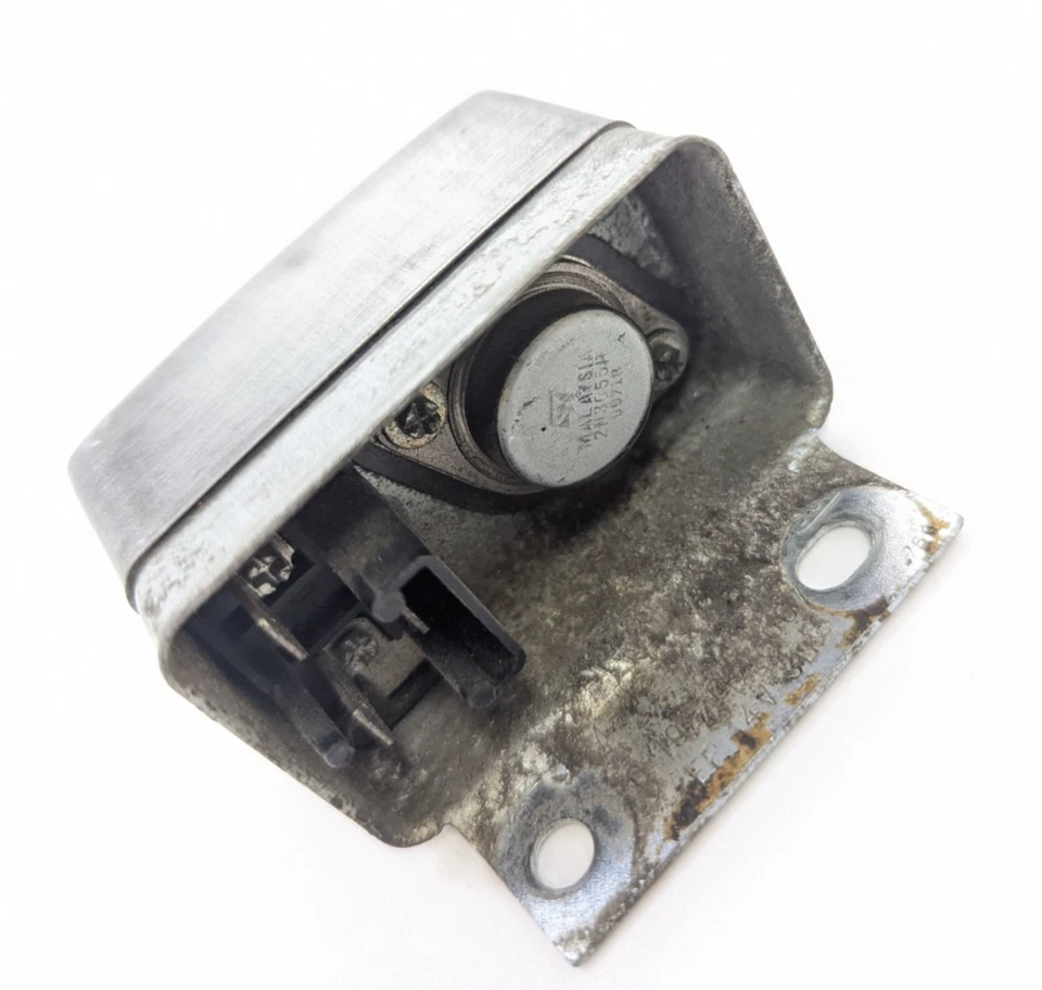 Porsche 911 & 914-6 Voltage Regulator 90160320602 1969 to 1973 - Image 2 of 4