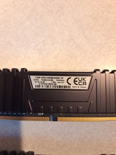 CORSAIR VENGEANCE LPX 16GB (2x8GB) PC4-25600 (DDR4-3200) Memory Kit - Black   - Bild 4 von 4