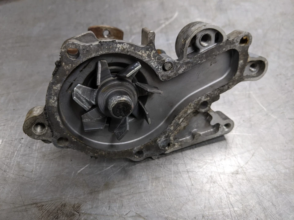 Bomba de refrigerante de agua para 89-97 Geo Metro 1.3 Foto 3 de 4