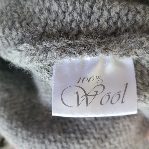 VTG Wool House Women’s Poncho Gray Size M Cape 100% Wool - Picture 4 of 7