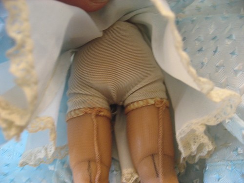 Original Vogue Dolls Jill Doll with Clothes & Accessories incl. Hat Box & Purse - Picture 11 of 13