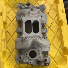 Like New Edelbrock 7101 Sbc Chevy Performer Rpm Intake 4150 Dual Plane