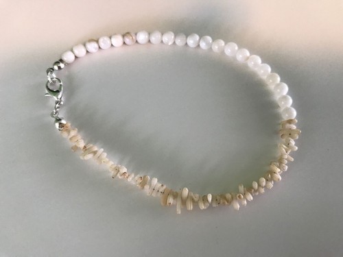 Handmade Ankle Bracelet Tiny White Coral Branches and MOP Shell Rounds 9" Long - Picture 2 of 3
