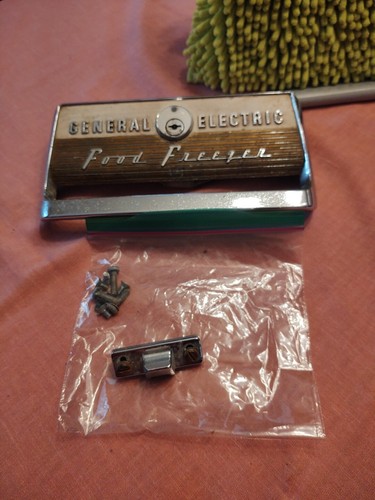 Vintage General Electric Freezer Door Latch, Works - Picture 3 of 9