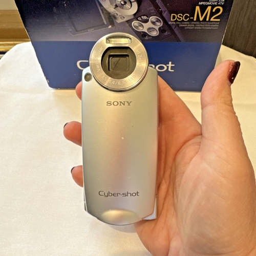 NICE! Sony Cybershot DSC-M2 Silver 5.1MP Camera w/ Power Cord - TESTED - Picture 3 of 7