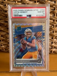 R0907 2020 Panini Donruss Optic #153 Justin Herbert Wave 068/199 PSA 10
