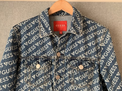 GUESS Jacket Mens Medium Blue Trucker Jeans All Over Spell Out Print Triangle - Picture 3 of 8