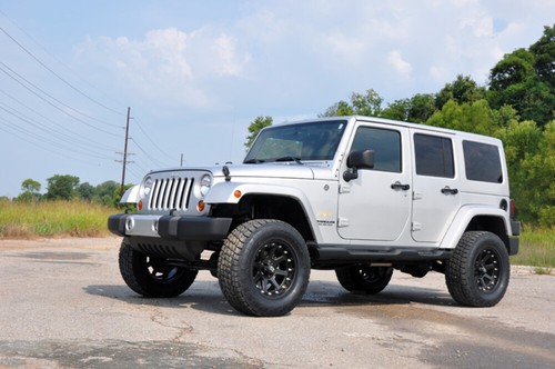Rough Country 3.25" Lift Kit w/Shocks For Jeep Wrangler JKU 07-18 4-Door - Picture 4 of 8
