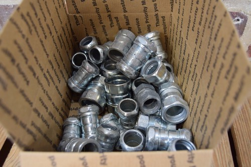 10 Pounds of Assorted Conduit Compression Connectors - Picture 4 of 4