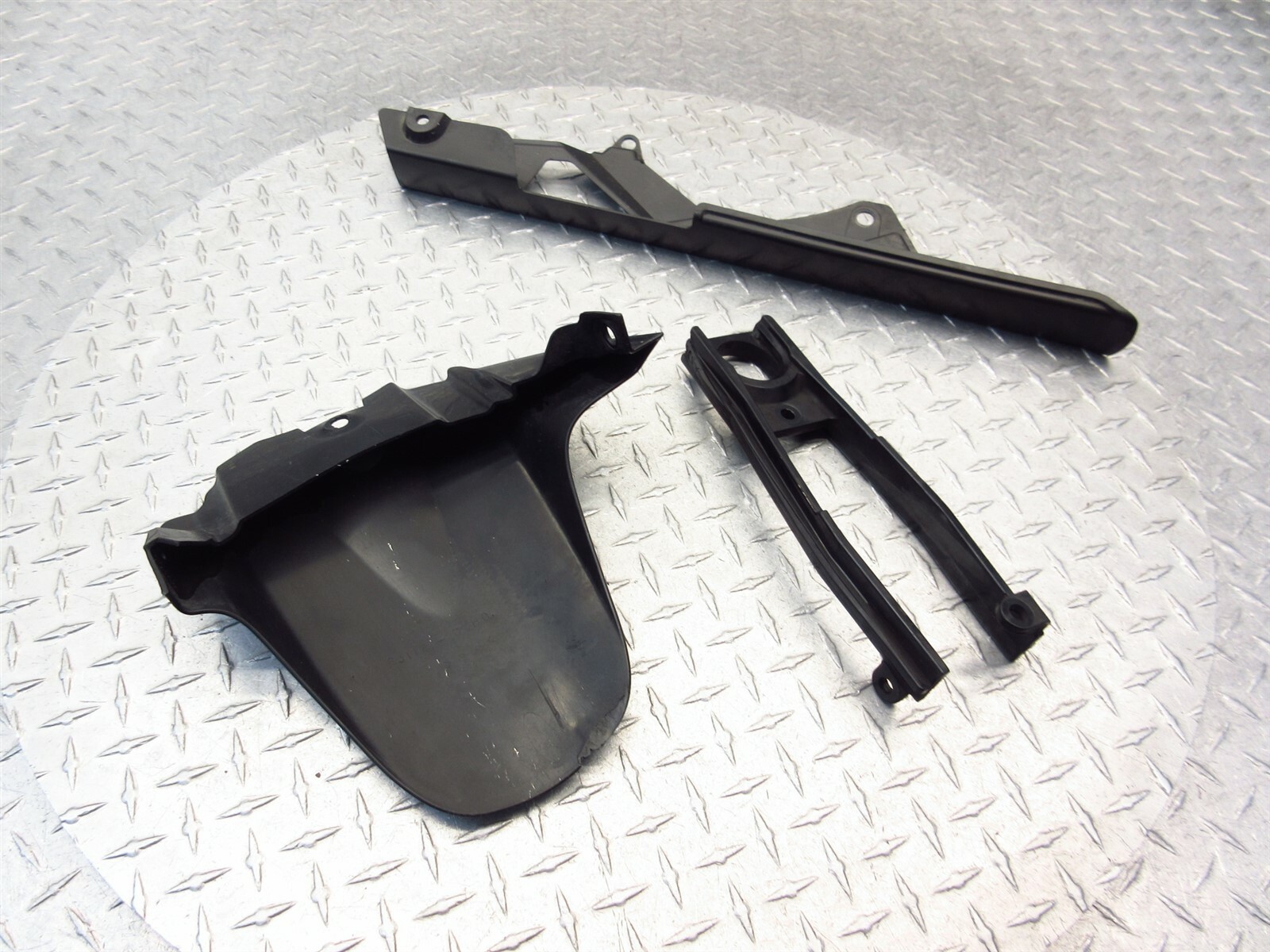 2007 06-07 Suzuki GSXR 600 GSXR600 Rear Fender Chain Guard Cover Fairing Trim image