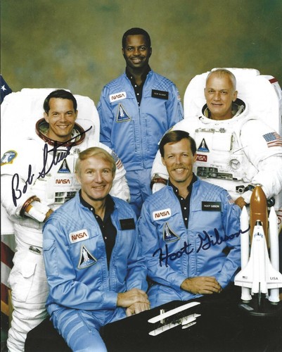 BOB STEWART ROBERT HOOT GIBSON Signed Autographed 8x10 Photo NASA Astronauts - Picture 1 of 3