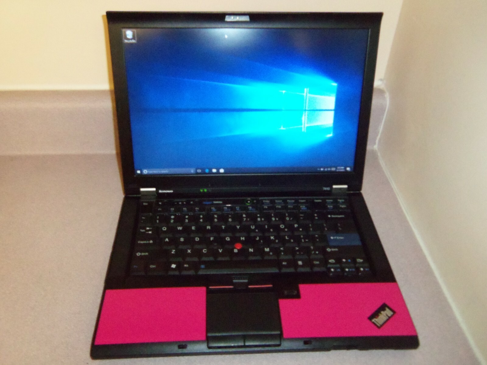 HOT PINK LENOVO T410 LED SCREEN CORE i5 2.40GHz,6GB,250G,DVDRW , WIN10 PRO - Picture 3 of 7