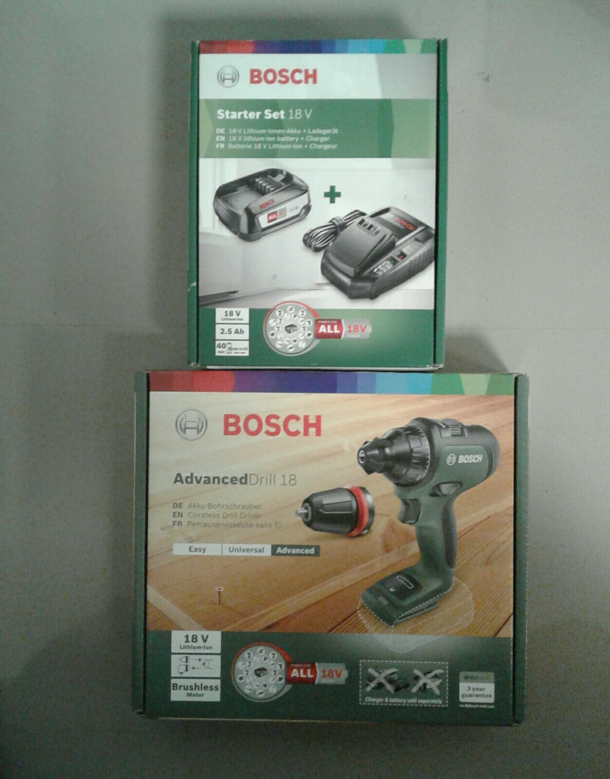 Bosch AdvancedDrill 18 Akku-Bohrschrauber + Bosch Starter Set Akku und Ladegerät Bosch AdvancedDrill 18 Akku-Bohrschrauber + Bosch Starter Set Akku und Ladegerät