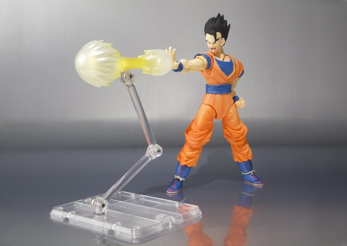 BANDAI S.H.Figuarts DRAGON BALL Z ULTIMATE SON GOHAN Action Figure