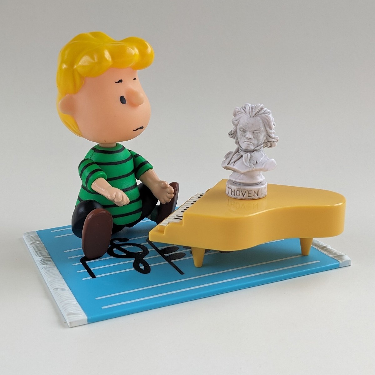 Peanuts Schroeder Grand Piano Beethoven Bust Note Rug Figure Peanuts Schroeder Grand Piano Beethoven Bust Note Rug Figure
