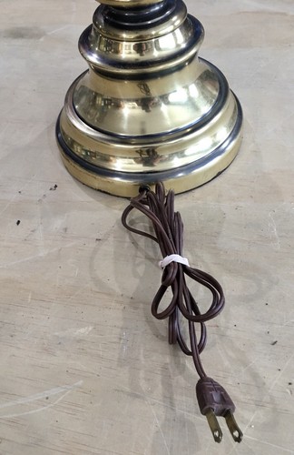 Vintage Heavy Brass Table Lamp - Very Nice! - Picture 7 of 8