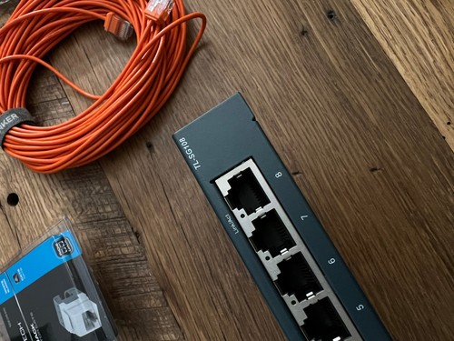 TP-LINK TL-SG108 8-Port Switch w/ Cat5E cables - Picture 2 of 3