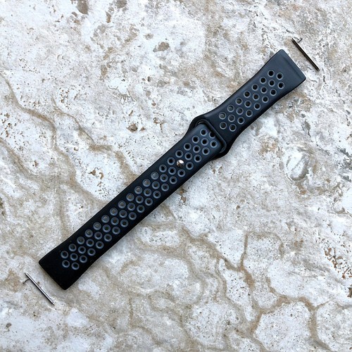 Correa de banda deportiva de silicona de goma suave negra con gris suave para Fitbit Versa - Imagen 2 de 5