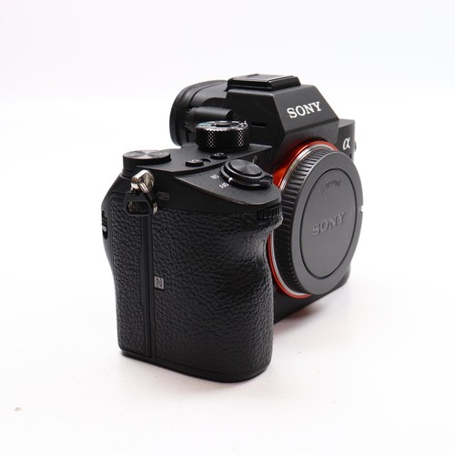Cámara digital Sony Alpha A7R III de fotograma completo solo cuerpo - Imagen 9 de 13