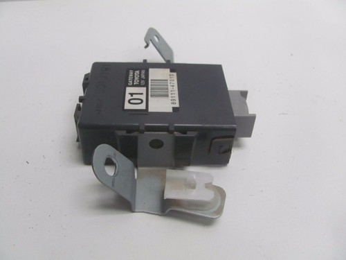 2001-2003 Toyota Prius Network Gateway Control Module 89111-47010 OEM KM503270 - Picture 6 of 7