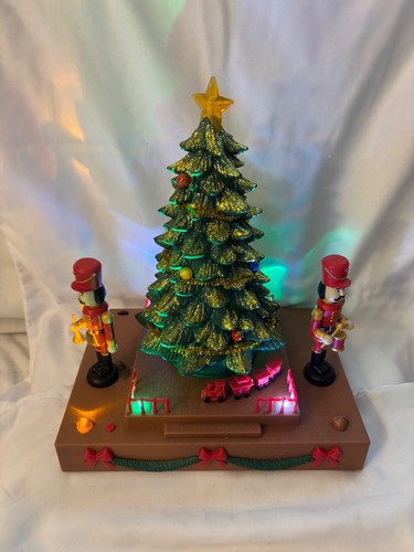 VGC Eluceo In Motion Christmas Tree Toy Soldiers Nutcrackers Lights Music Works - Picture 2 of 15