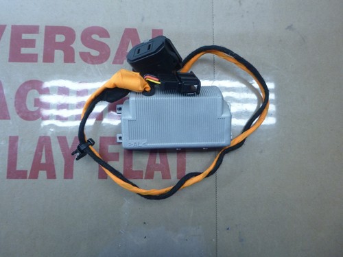 VOLKSWAGEN TOUAREG 2011 - 2017 POWER OUTLET INVERTER 7P6907155D OEM - Picture 1 of 4