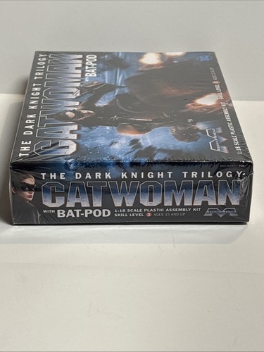 Moebius Il Cavaliere Oscuro Rises: Batpod con Catwoman 1:18 Model Kit Batman Movie - Foto 6 di 7