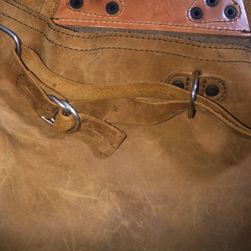 Mochila grande Saddleback Leather Co tabaco “The Tank” cincha + hebilla superior Foto 3 de 4